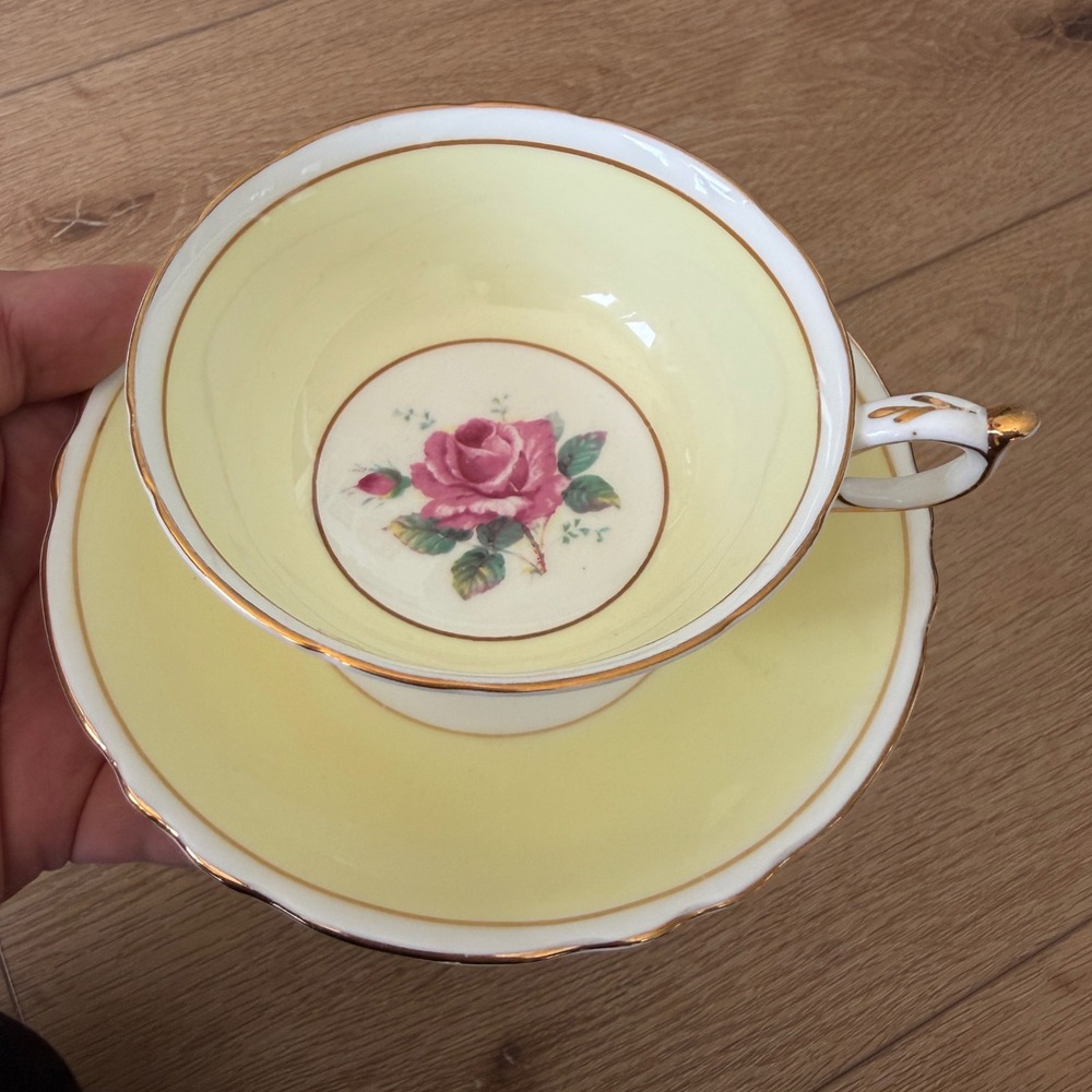 Paragon Pink Rose Yellow Teacup Saucer Set Fine Bone China Gold Trim England
